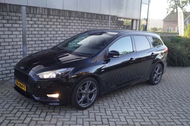Ford Focus (2018) thumbnail 1