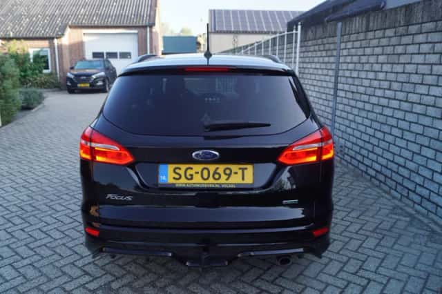 Ford Focus (2018) thumbnail 5