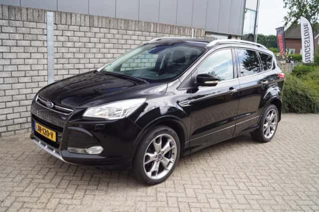 Ford Kuga (2016) thumbnail 1