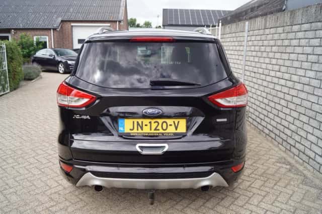Ford Kuga (2016) thumbnail 5