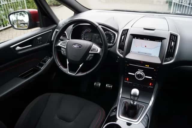 Ford S-Max (2019) thumbnail 3