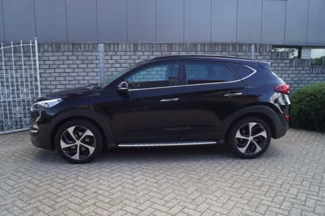 Hyundai Tucson (2016) thumbnail 2