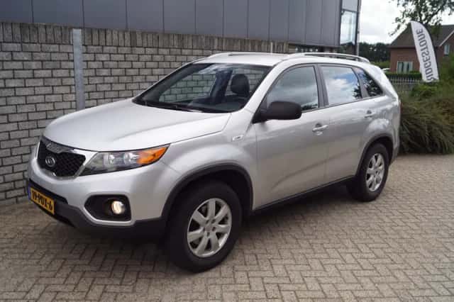 Kia Sorento (2011) thumbnail 1