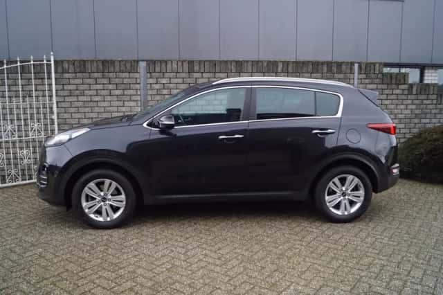 Kia Sportage (2017) thumbnail 2