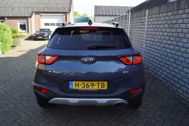 Kia Stonic (2020) thumbnail 5