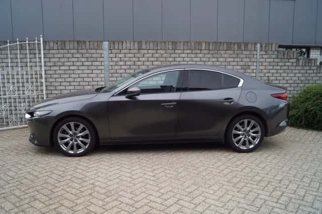 Mazda 3 (2024) thumbnail 2