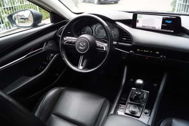 Mazda 3 (2024) thumbnail 3