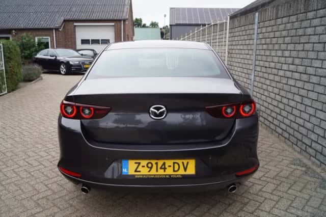 Mazda 3 (2024) thumbnail 5