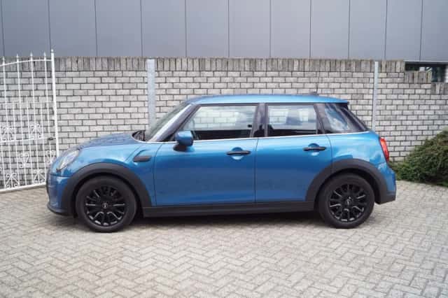 MINI One (2022) thumbnail 2