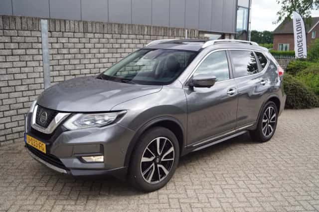 Nissan X-Trail (2018) thumbnail 1