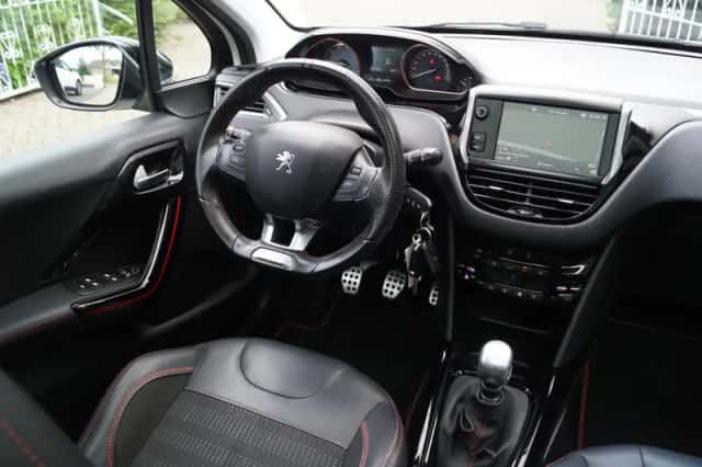 Peugeot 2008 (2019) thumbnail 3