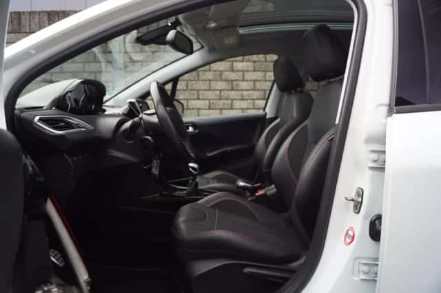 Peugeot 2008 (2019) thumbnail 4