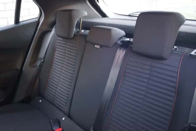 Peugeot 2008 (2023) thumbnail 6