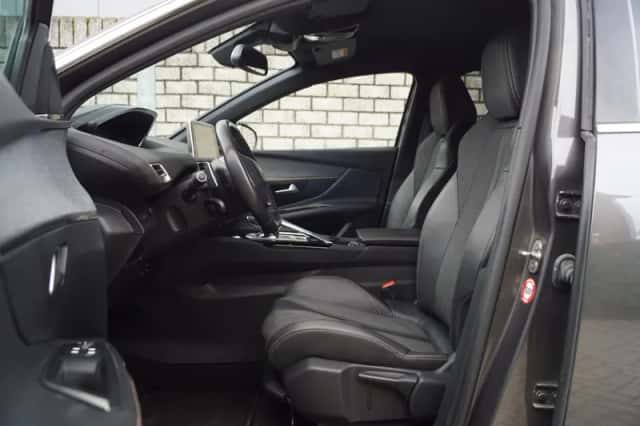 Peugeot 3008 (2020) thumbnail 4