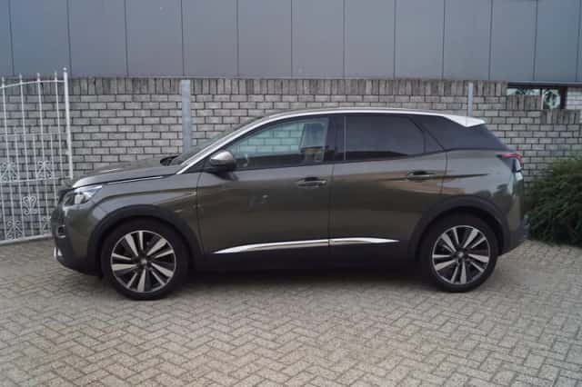 Peugeot 3008 (2018) thumbnail 2