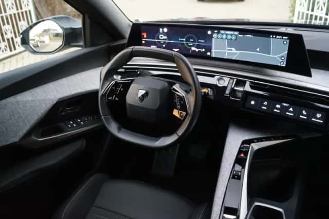 Peugeot 5008 (2025) thumbnail 3