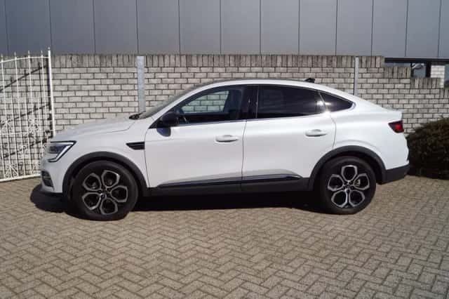Renault Arkana (2023) thumbnail 2