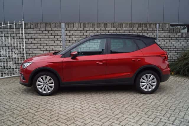 SEAT Arona (2021) thumbnail 2