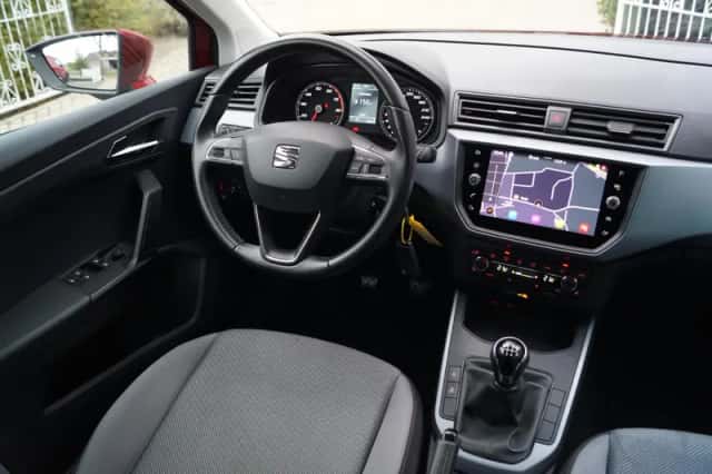 SEAT Arona (2021) thumbnail 3