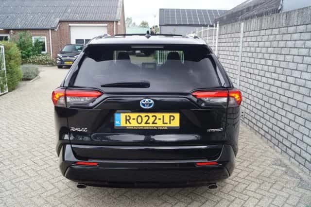 Toyota RAV4 (2021) thumbnail 5