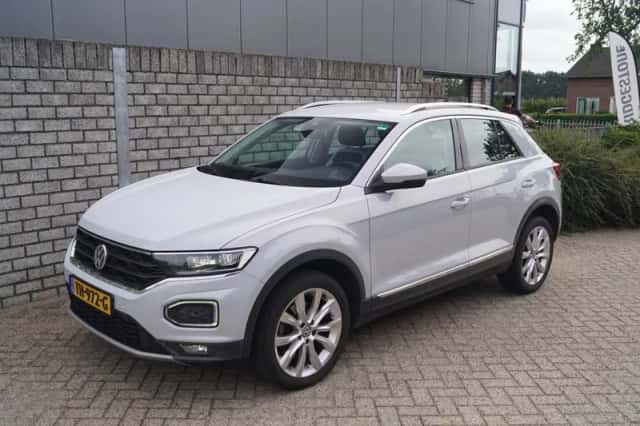 Volkswagen T-Roc (2018) thumbnail 1