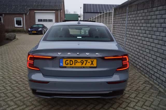 Volvo S60 (2024) thumbnail 5