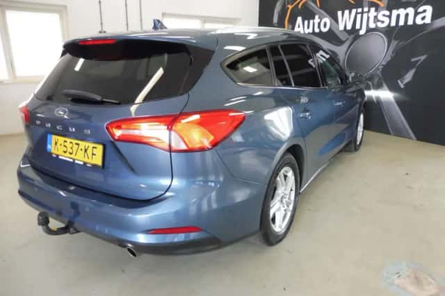 Ford Focus (2021) thumbnail 2