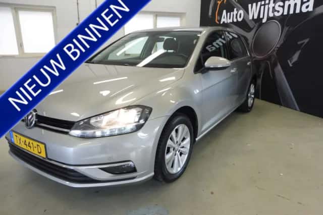 Volkswagen Golf (2018) thumbnail 1