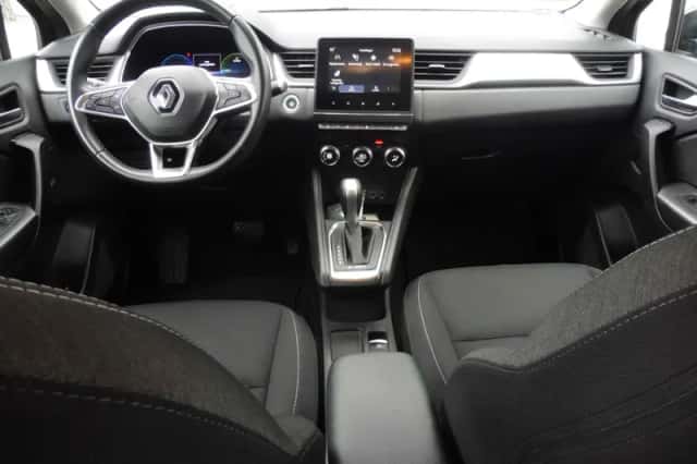 Renault Captur (2021) thumbnail 3