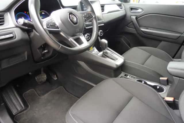 Renault Captur (2021) thumbnail 4