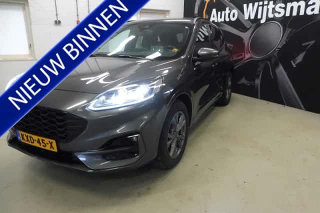Ford Kuga (2021) thumbnail 1