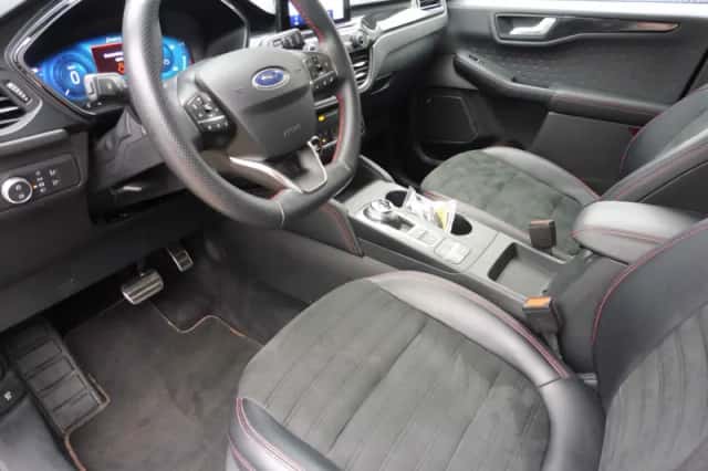 Ford Kuga (2021) thumbnail 4