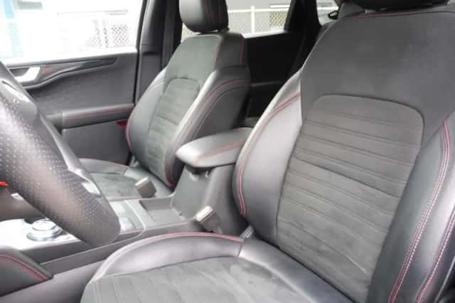 Ford Kuga (2021) thumbnail 5