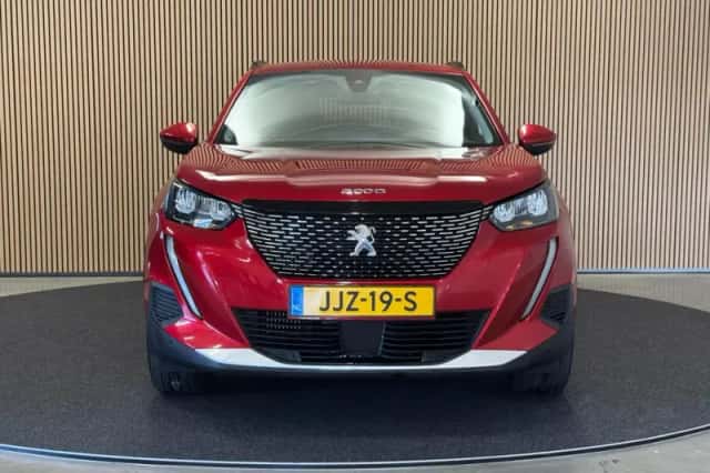 Peugeot 2008 (2020) thumbnail 2