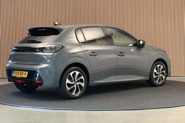 Peugeot 208 (2024) thumbnail 3