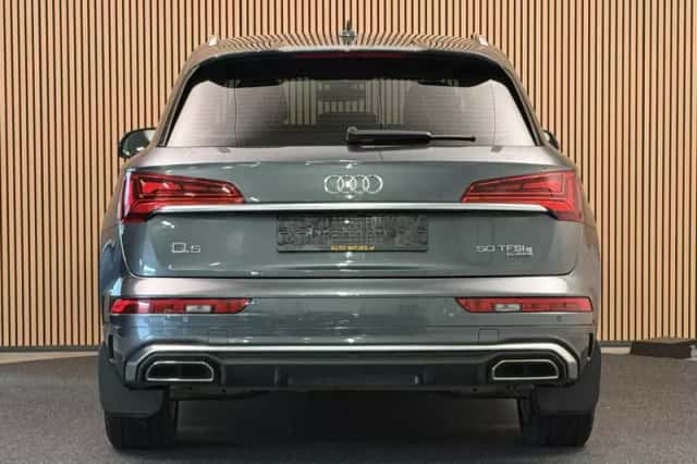 Audi Q5 (2023) thumbnail 4