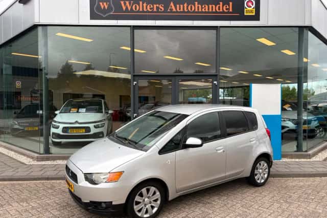 Mitsubishi Colt (2010) thumbnail 1