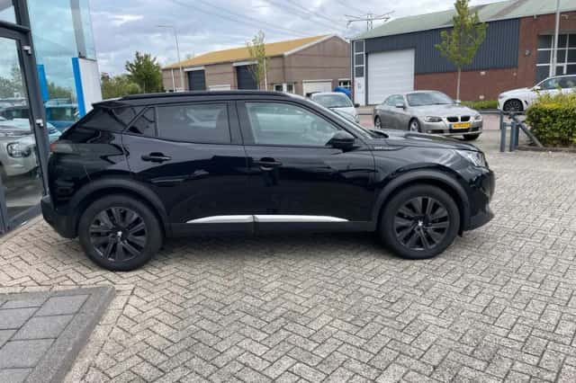 Peugeot 2008 (2020) thumbnail 5