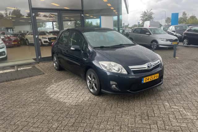 Toyota Auris (2013) thumbnail 4