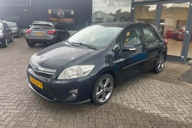 Toyota Auris (2013) thumbnail 6