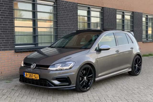 Volkswagen Golf (2016) thumbnail 3