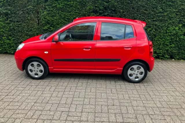 Kia Picanto (2010) thumbnail 2