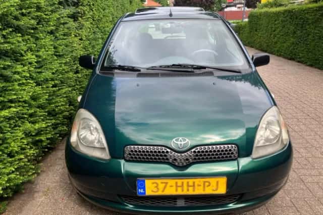 Toyota Yaris (2001) thumbnail 2