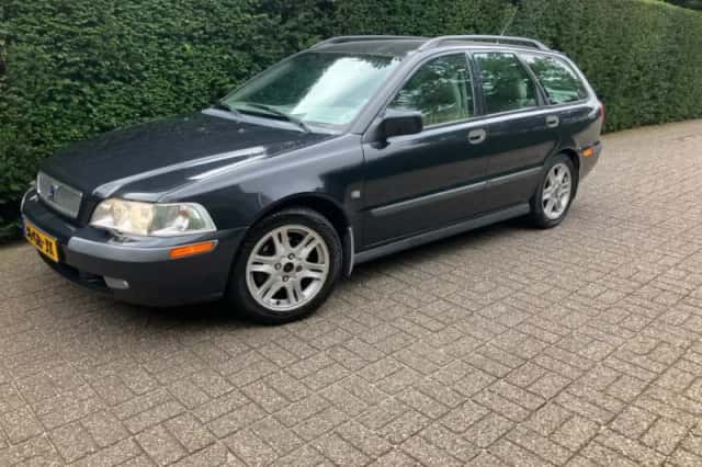 Volvo V40 (2000) thumbnail 1