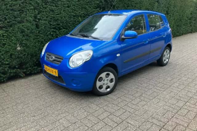 Kia Picanto (2010) thumbnail 2
