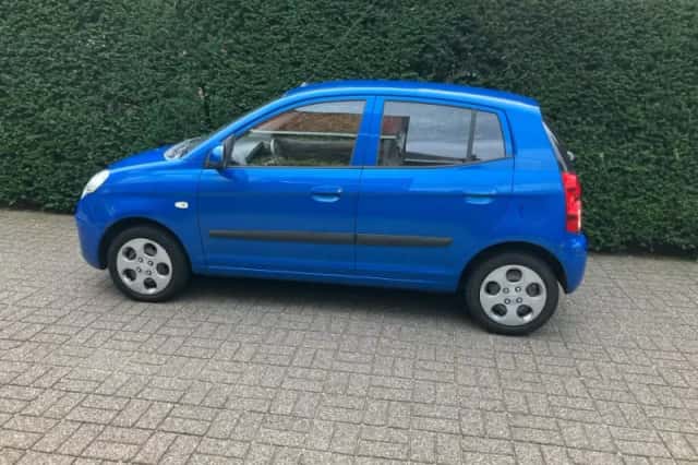 Kia Picanto (2010) thumbnail 3