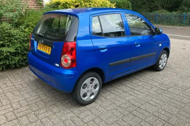 Kia Picanto (2010) thumbnail 5