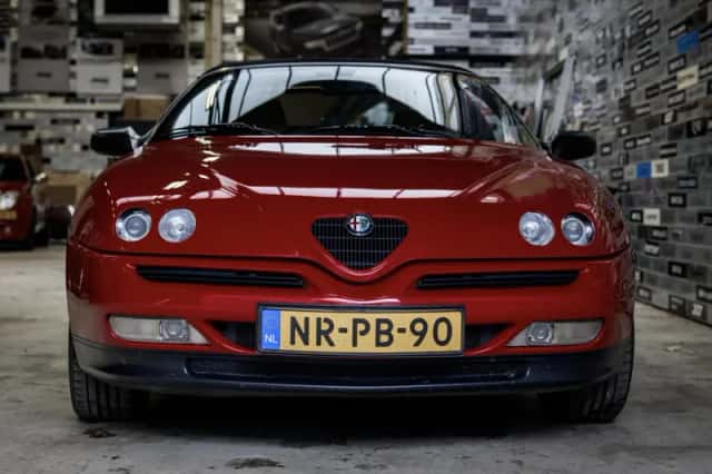 Alfa Romeo Spider (1996) thumbnail 3