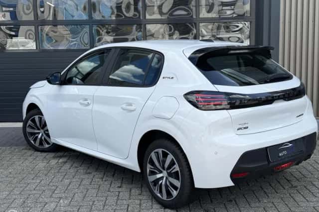 Peugeot 208 (2025) thumbnail 4