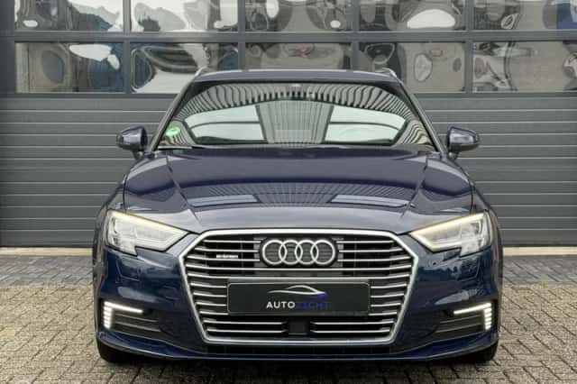Audi A3 (2017) thumbnail 3